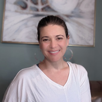 Nichole Catalano-Miller, E-RYT 500, YACEP, CNC, CPT, CPHWC, LMC, national board certified health and wellness coach and owner of Mindful Heart Wellness